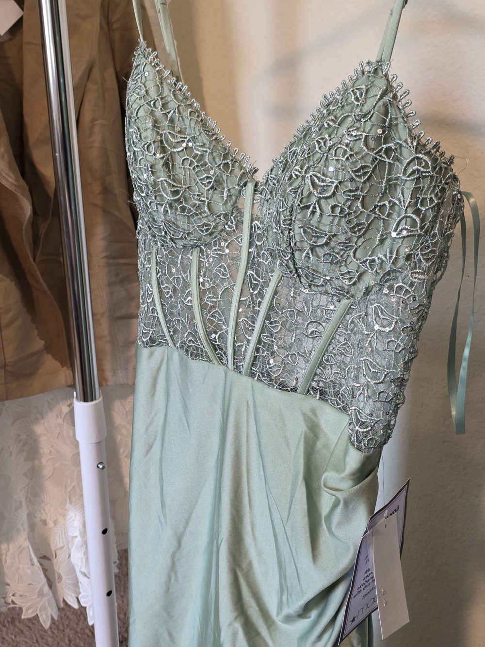 B Darlin Sage Beaded Bustier Prom Juniors' Strappy SequinedLace Maxi Dress 13/14 - Picture 7 of 11